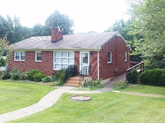 3rd image of 203 Lemon Dr