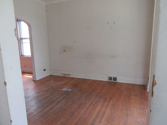 2nd image of 522 N Humphrey Ave