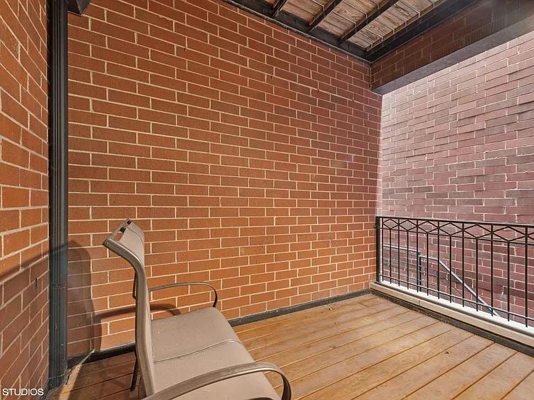2243 W Irving Park Rd #2W — Photo 13