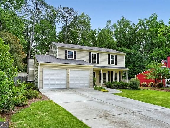 3rd image of 235 Barrington Dr E