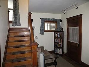 5th image of 27 Elmwood Park S