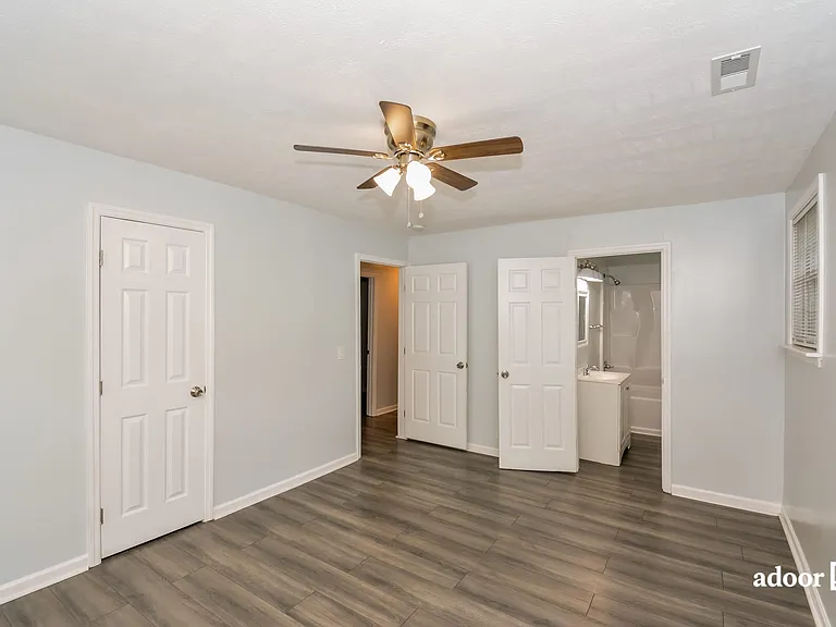111 McKinley St — Photo 13