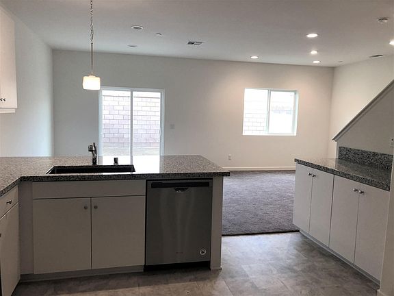 4th image of 27170 Steatite Ct