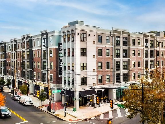2nd image of 510 E 3rd St APT 303