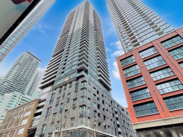 115 Blue Jays Way #621, Toronto, ON M5V 0N4