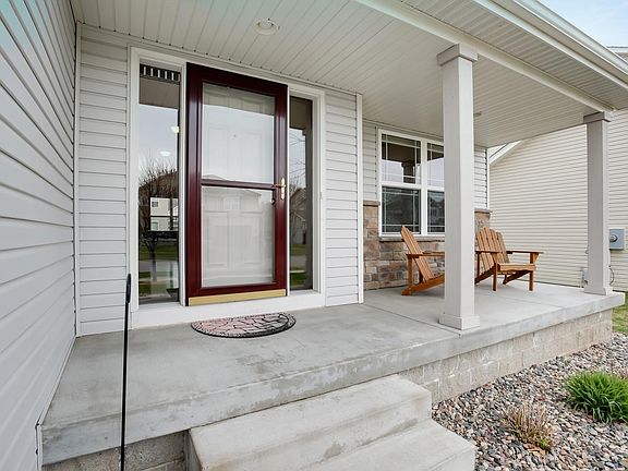 5th image of 12448 Opal St NE