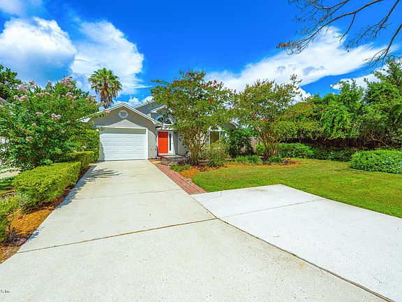 2nd image of 220 Del Prado Dr