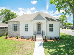 2924 Delambert St, Chalmette, LA 70043