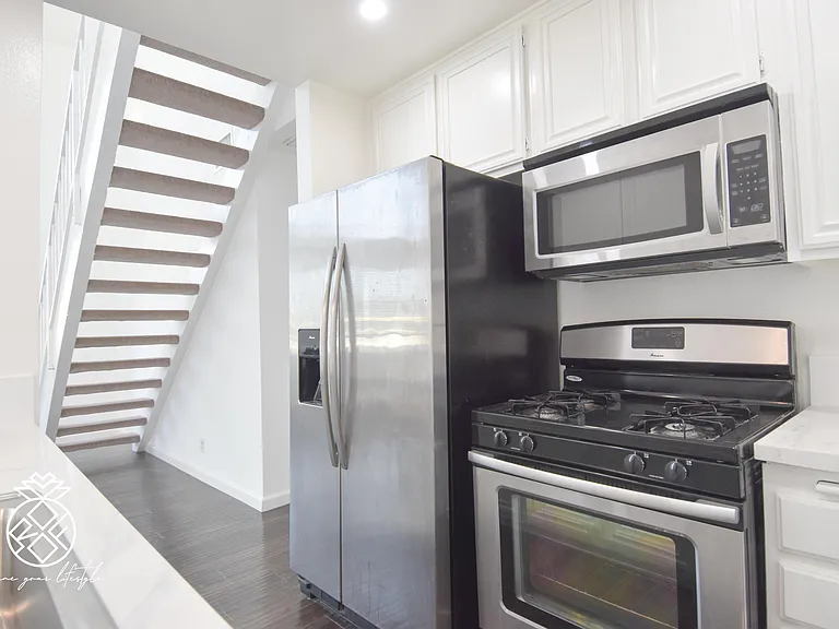 1727 Glendon Ave #208 — Photo 36