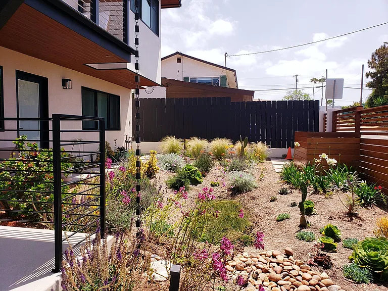 340 Sylvia St — Photo 10