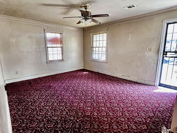 2nd image of 2768 Burns Ave