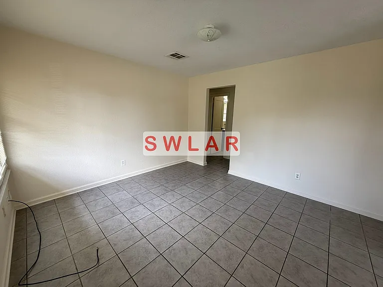 3542 Monroe St — Photo 3