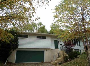 2907 36th St, Moline, IL 61265