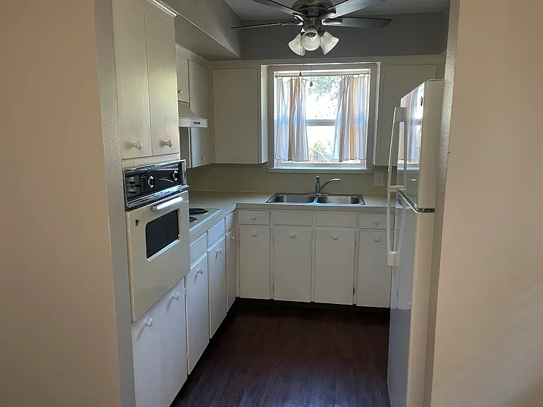 6242 Oram St #B — Photo 4