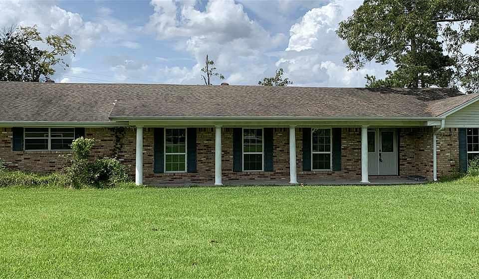1st image of 402 W Pineshadows Dr