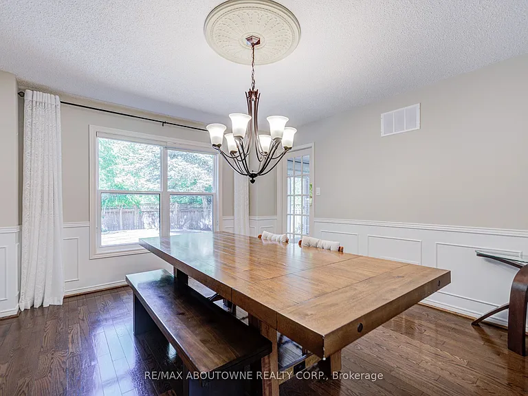 1273 Blackthorn Pl — Photo 15