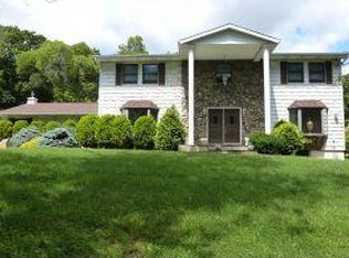 3801 Country Club Rd, Endwell, NY 13760