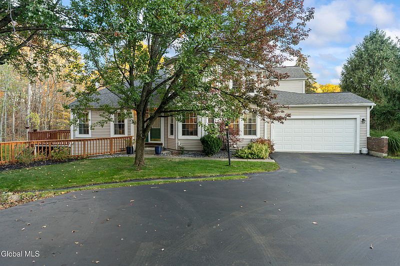 2nd image of 97 Killarney Drive