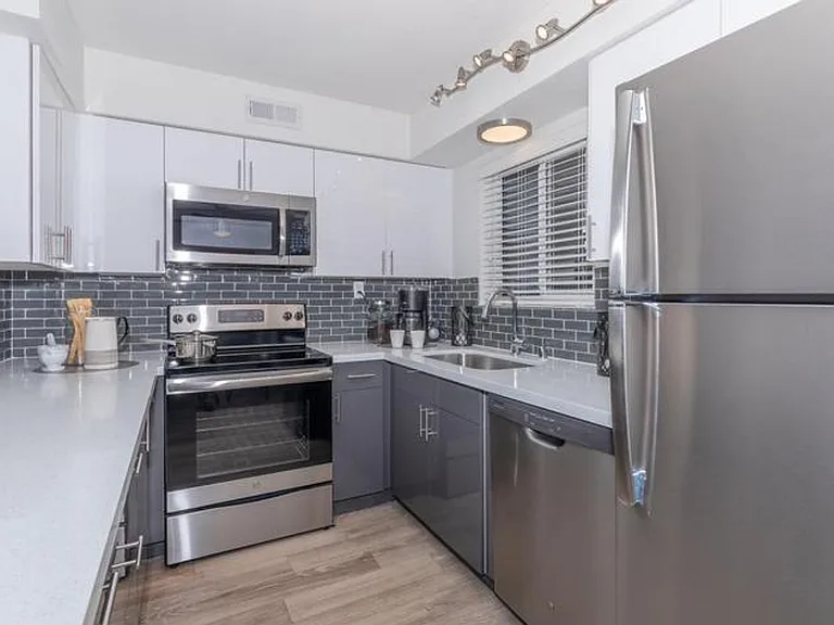 Evoq Apartment Homes — Photo 33