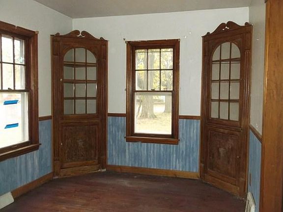4th image of 3005 Parkway North St