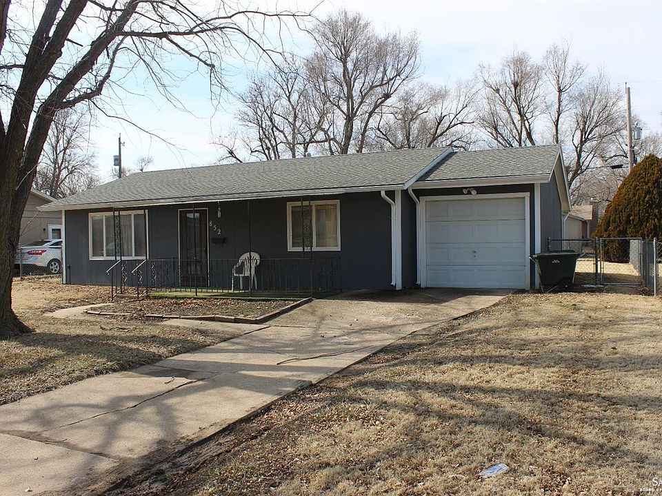 1st image of 852 Hemlock Dr