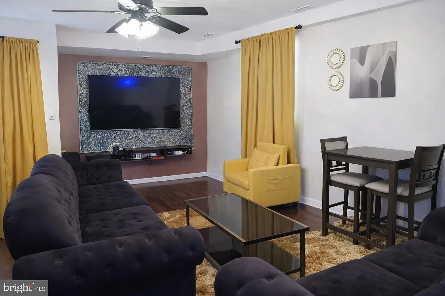 2 bed, 2.5 bath, 850 sqft, $2,300 — Photo 3