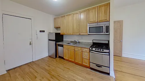 172 Spring St #8 Photo 1