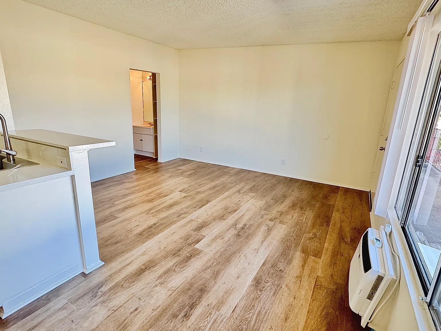 1 bed, 500 sqft, $1,750 — Photo 3