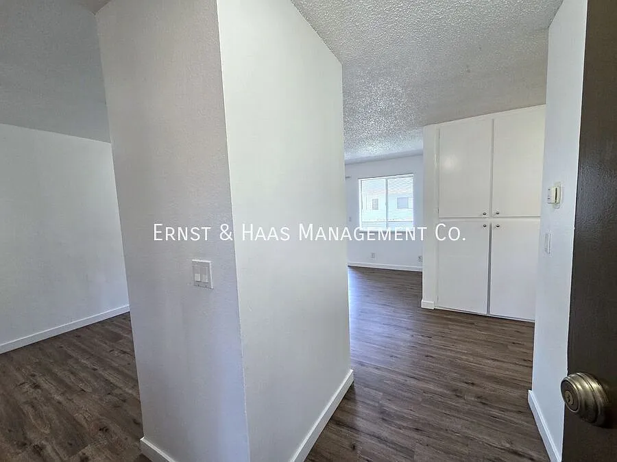 Building Photo - 6673 Hammond Ave E