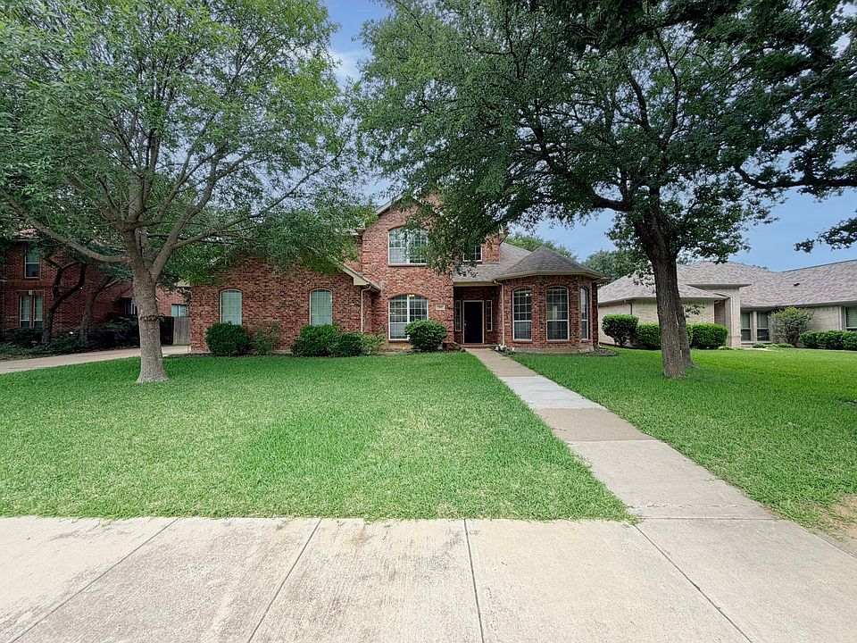 1st image of 216 Flagstone Dr