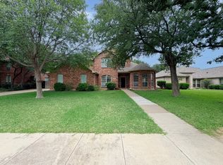 216 Flagstone Dr, Burleson, TX 76028