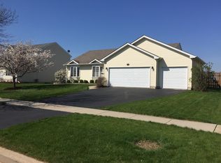 375 Cardinal Ln, Bolingbrook, IL 60490