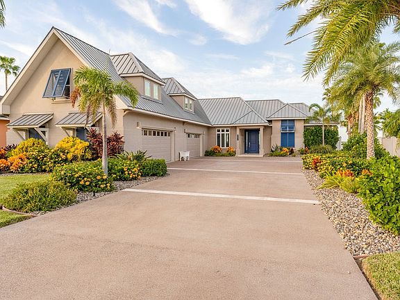 2nd image of 842 Beach Blvd