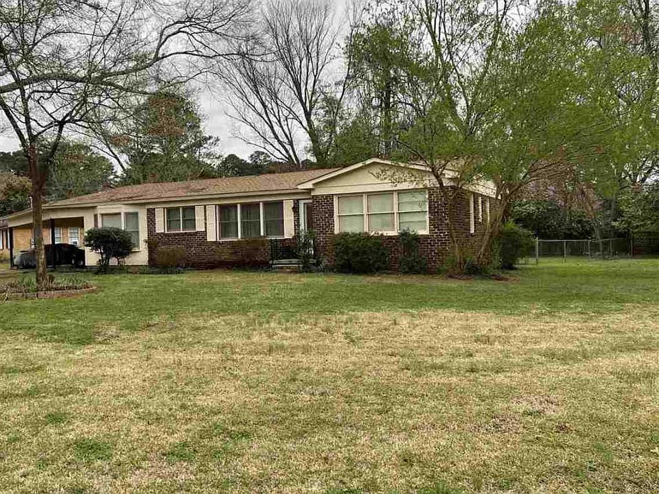 2nd image of 813 Tampa Ln