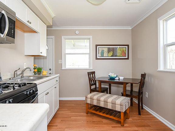 5th image of 36 Lyndale Ct