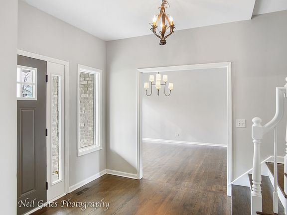 2nd image of 1019 Lakeside Dr