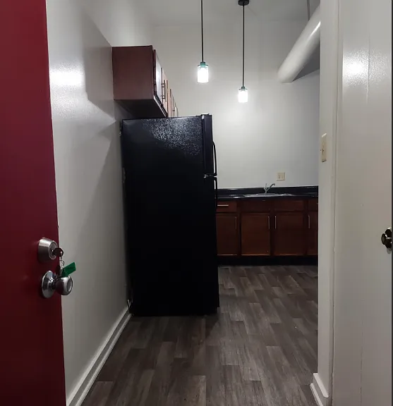 Marlboro Classic Apt & Redwood Square — Photo 40