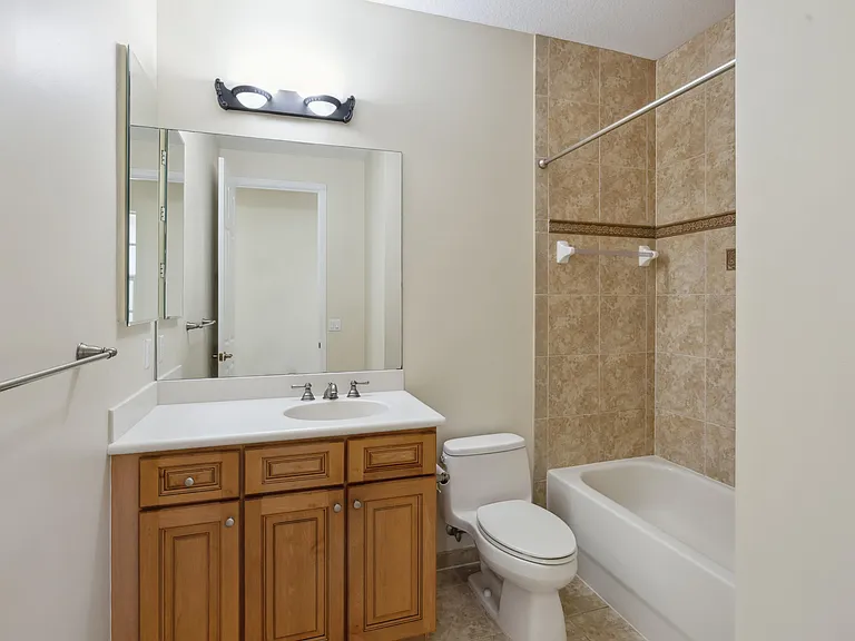 810 NW 83rd Ln — Photo 18