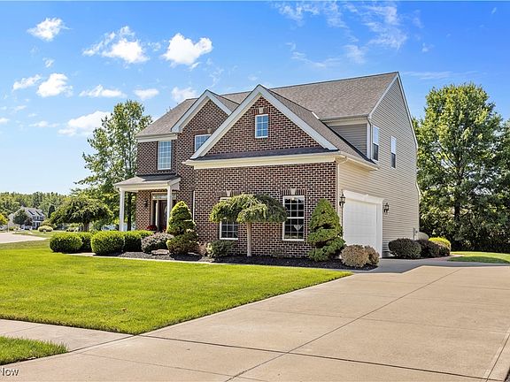 3rd image of 33355 Bayberry Ct