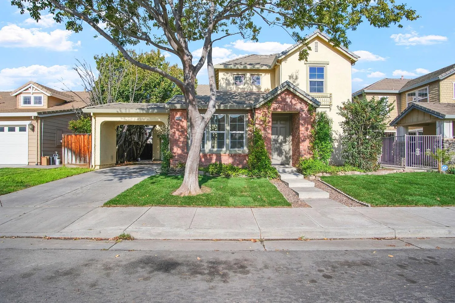 2921 Compton Pl photo 1