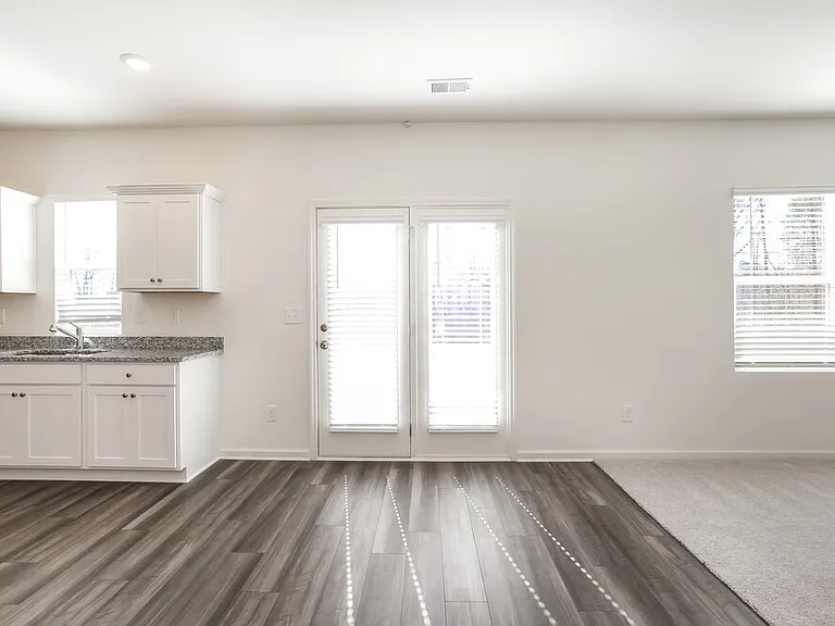 7624 Saffron Ave — Photo 6