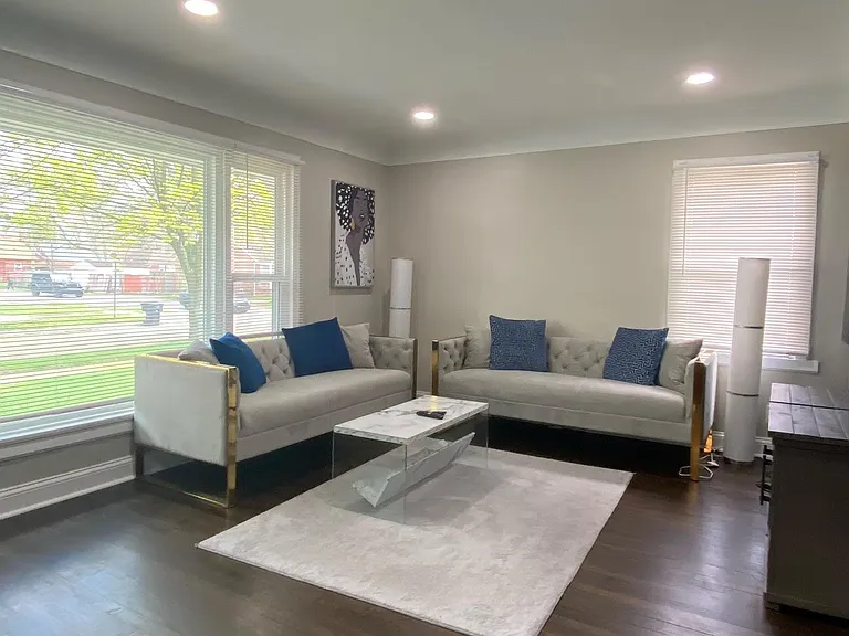 20509 Faust Ave — Photo 3