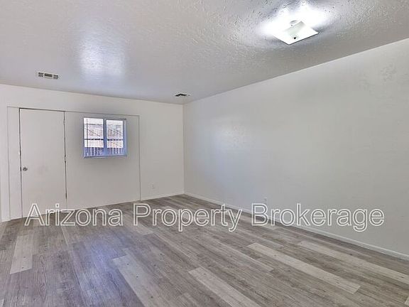 3rd image of 1702 W Vogel Ave Unit B2