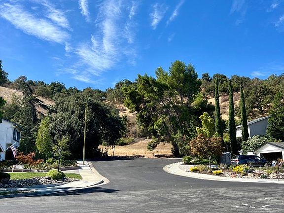 2nd image of 6212 Valley Glen Ct
