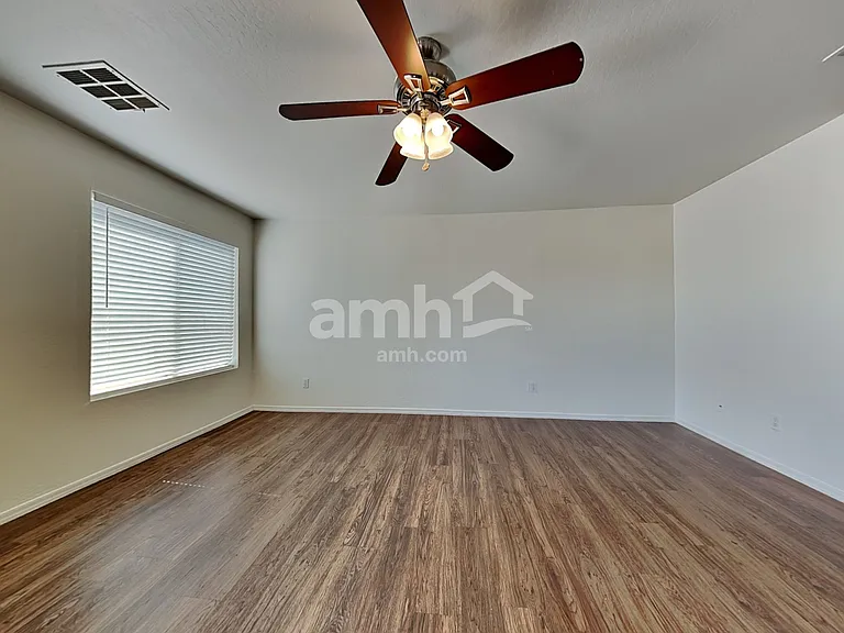 6727 W Desert Ln — Photo 6