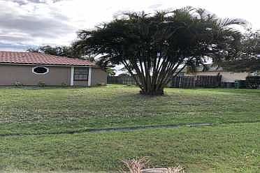 Home For Sale In Port Saint Lucie