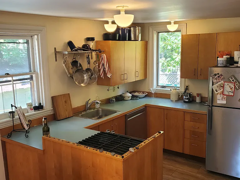 10 Bishop St — Photo 3
