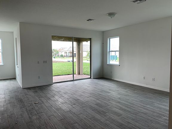 5th image of 10112 Marbella Dr