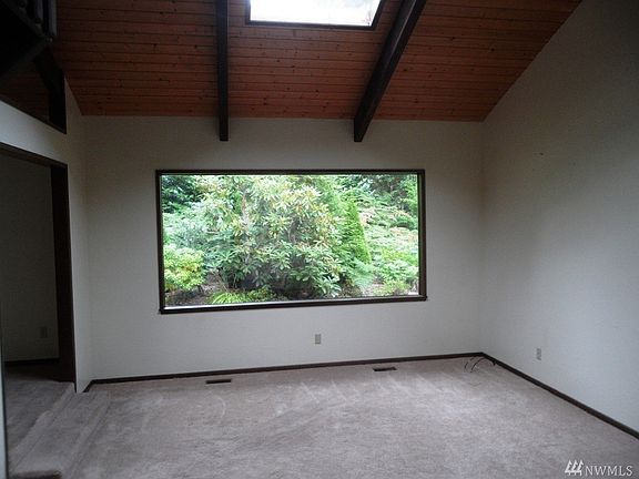 5th image of 1014 Fairway Dr