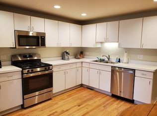 3318 N Southport Ave, Chicago, IL 60657